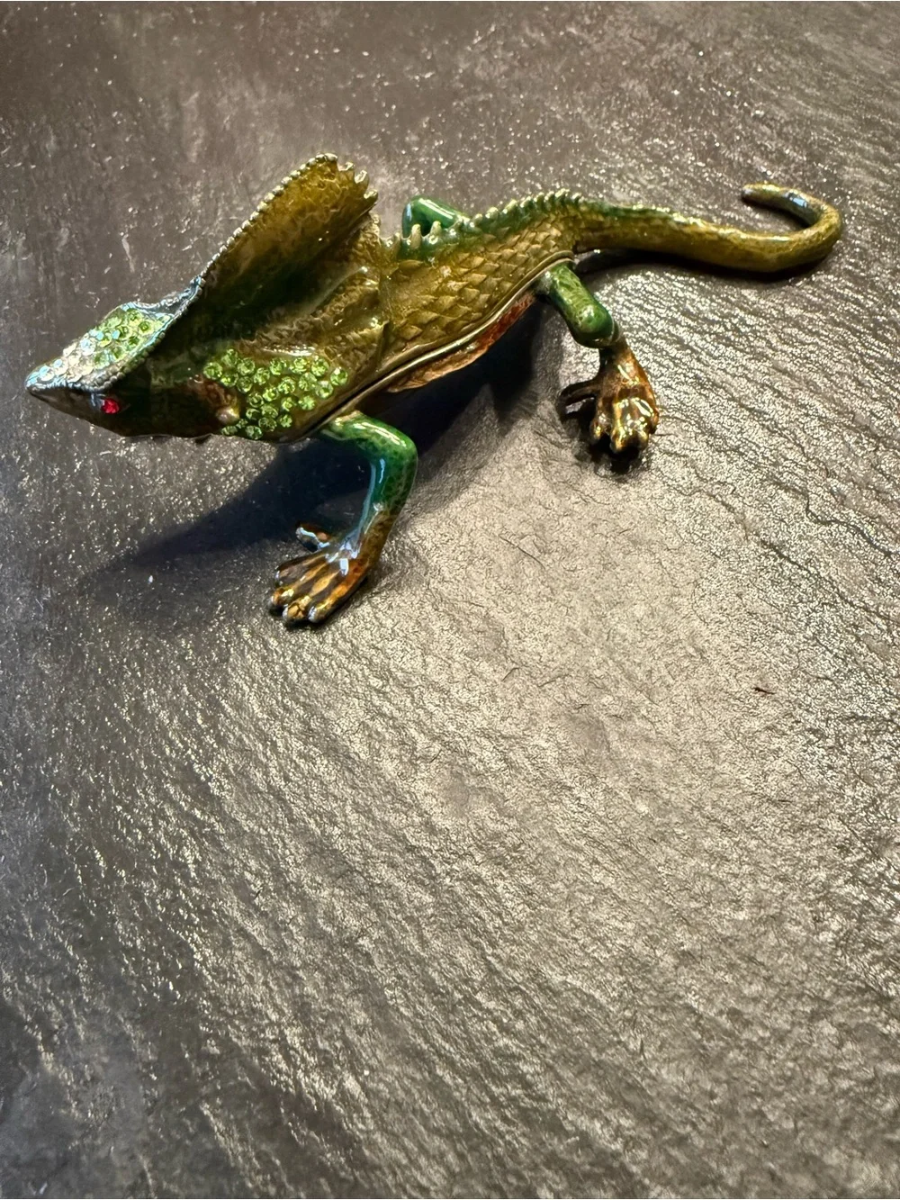 Vntg enamel lizard kimono dragon iguana trinket box crystal jewel magnetic hinge